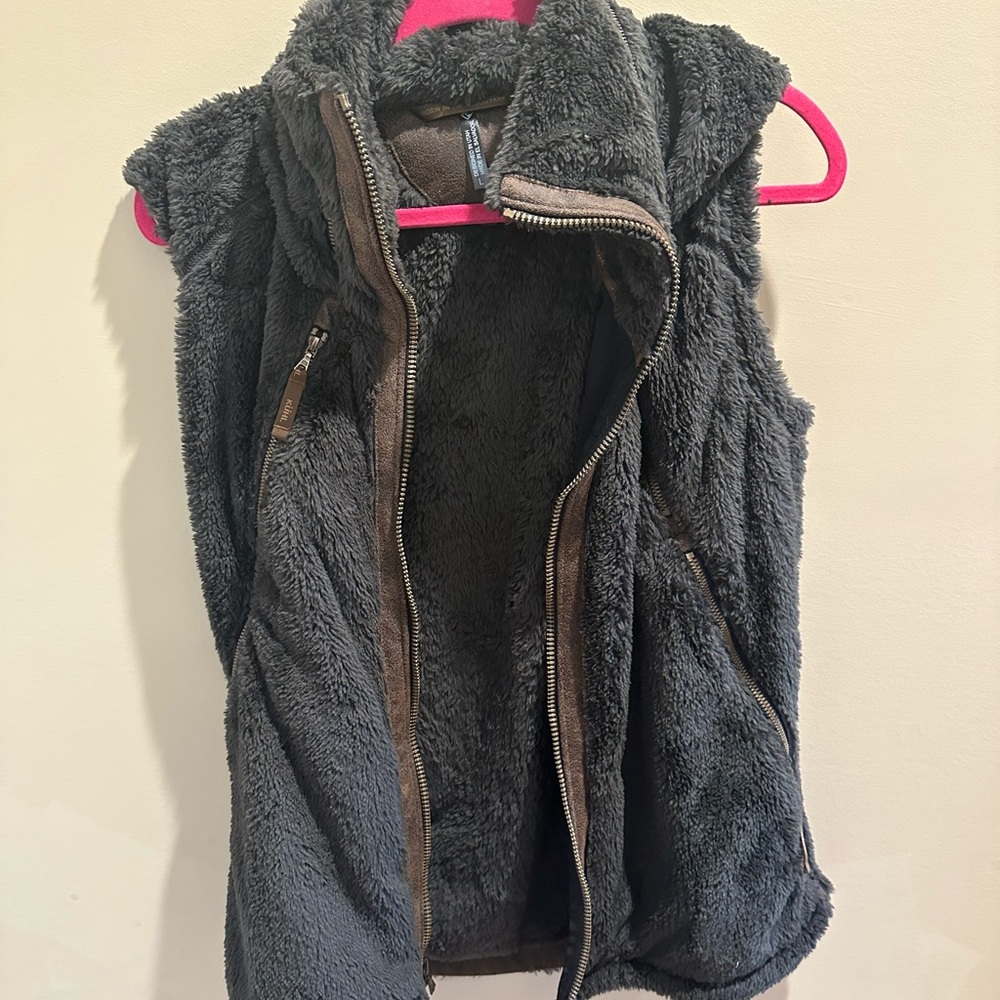 Kuhl women’s vest